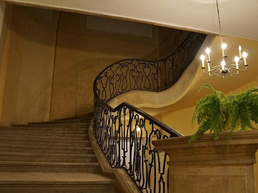 Radzyński pałac wieczorem