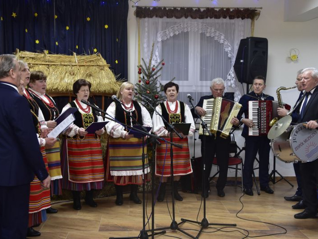 Powiatowy Przegląd Kolęd i Pastorałek w Brzozowicy Małej