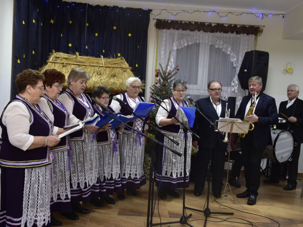 Powiatowy Przegląd Kolęd i Pastorałek w Brzozowicy Małej