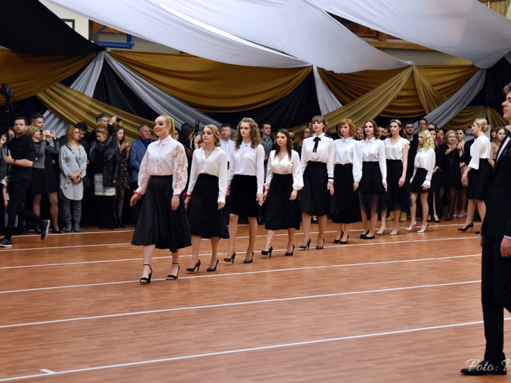 Studniówka w I LO - zdjęcia