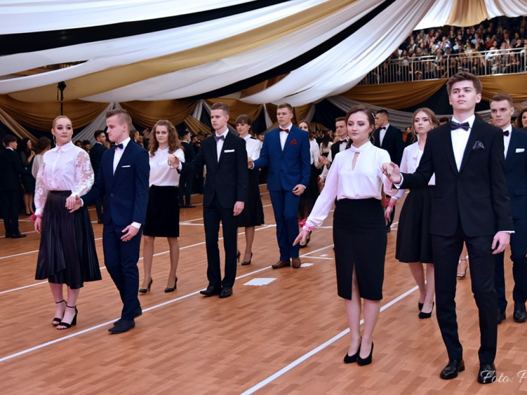 Studniówka w I LO - zdjęcia