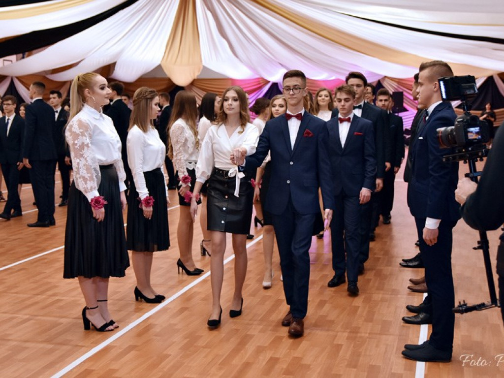 Studniówka w I LO - zdjęcia