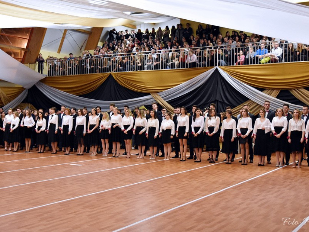 Studniówka w I LO - zdjęcia