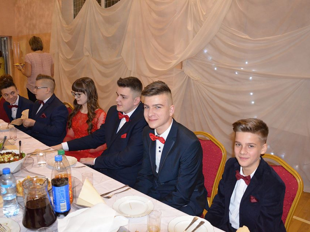 I Gminny Bal Ósmoklasisty - nagranie i zdjęcia