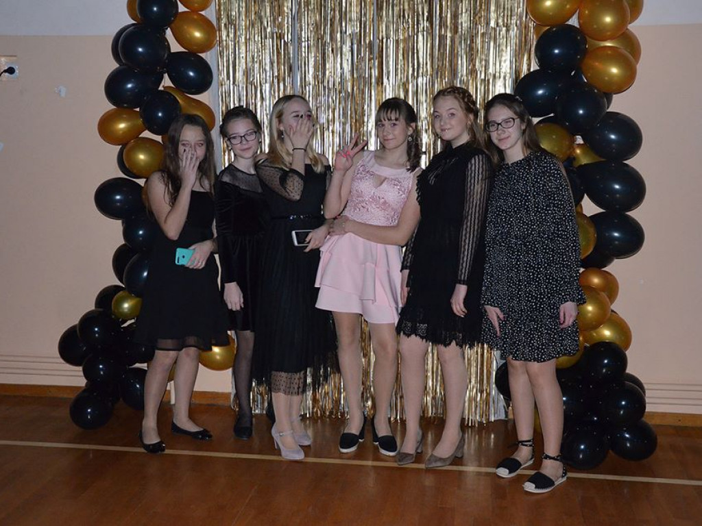 I Gminny Bal Ósmoklasisty - nagranie i zdjęcia