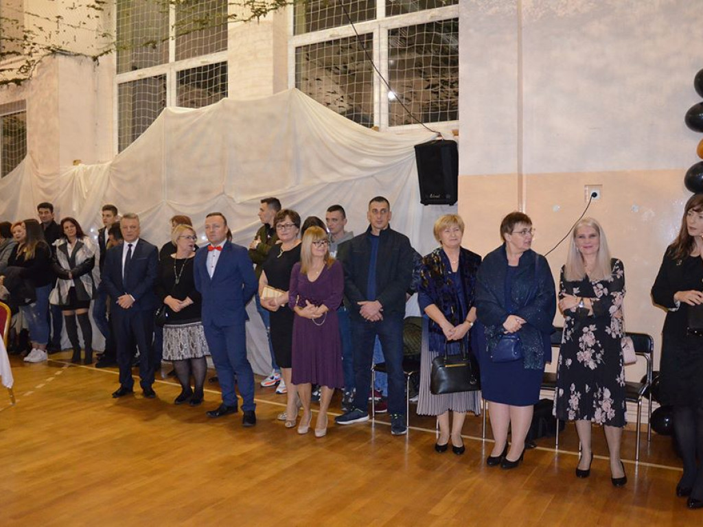 I Gminny Bal Ósmoklasisty - nagranie i zdjęcia