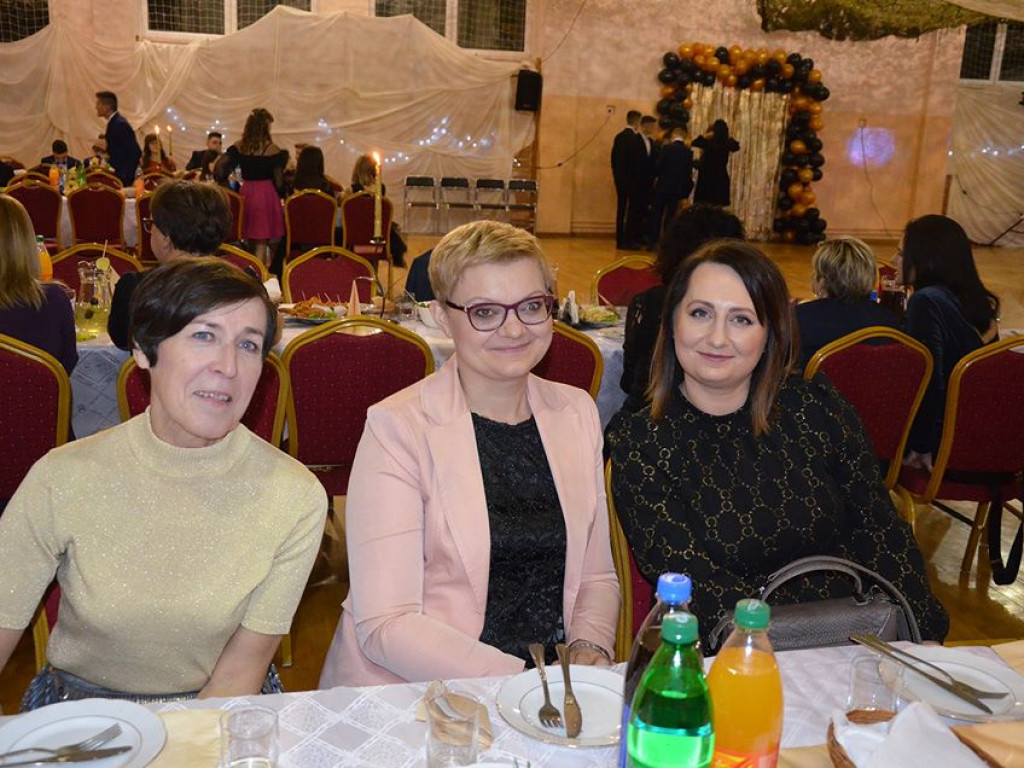 I Gminny Bal Ósmoklasisty - nagranie i zdjęcia