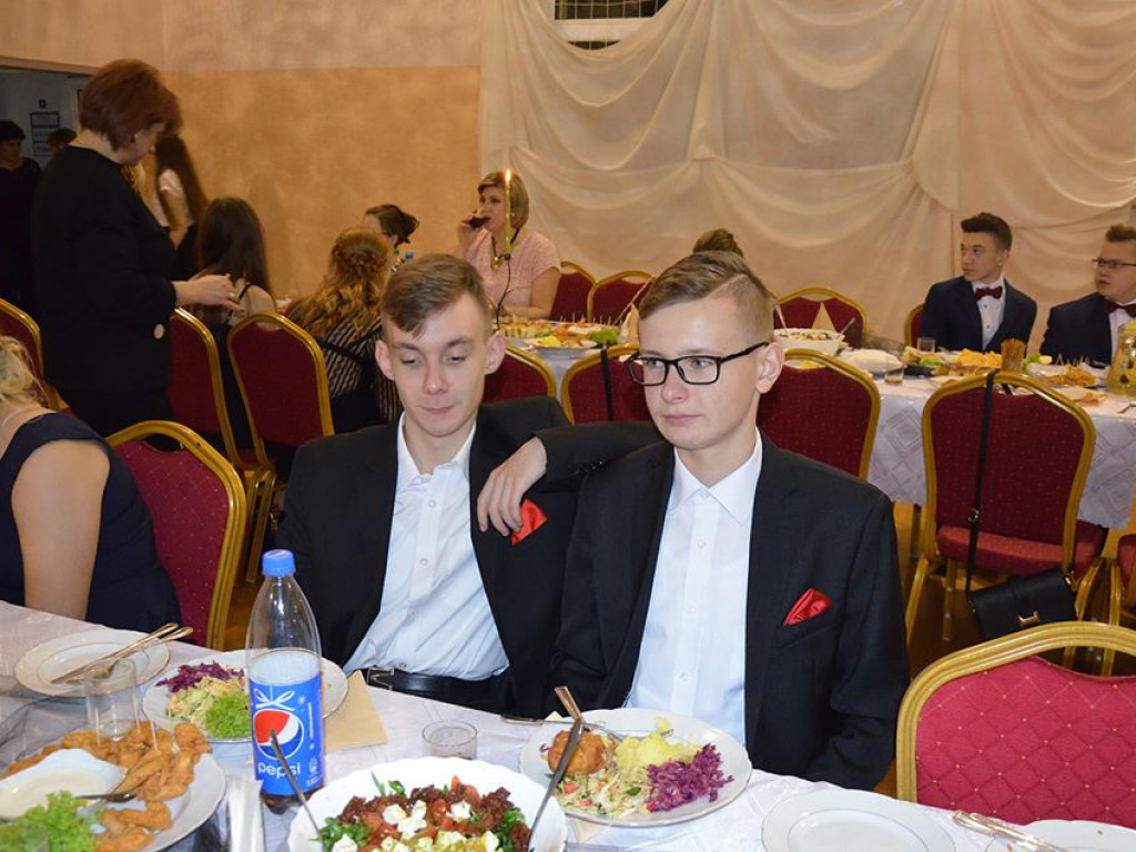 I Gminny Bal Ósmoklasisty - nagranie i zdjęcia