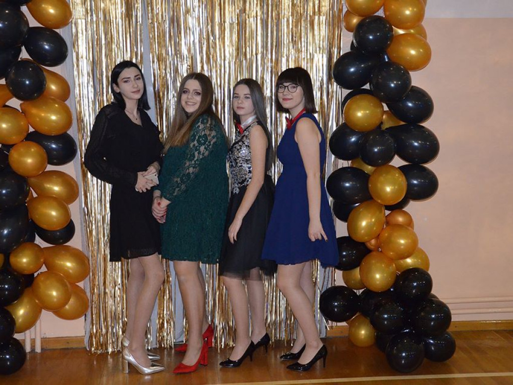 I Gminny Bal Ósmoklasisty - nagranie i zdjęcia