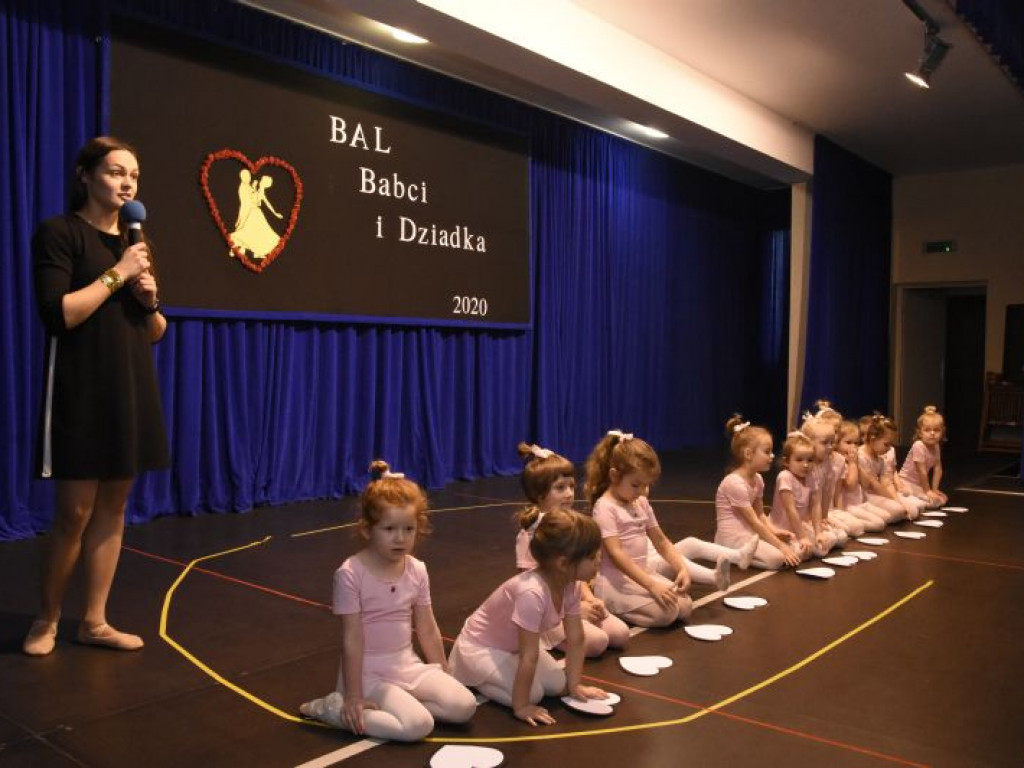 Bal Babci i Dziadka w GOK-u w Kąkolewnicy