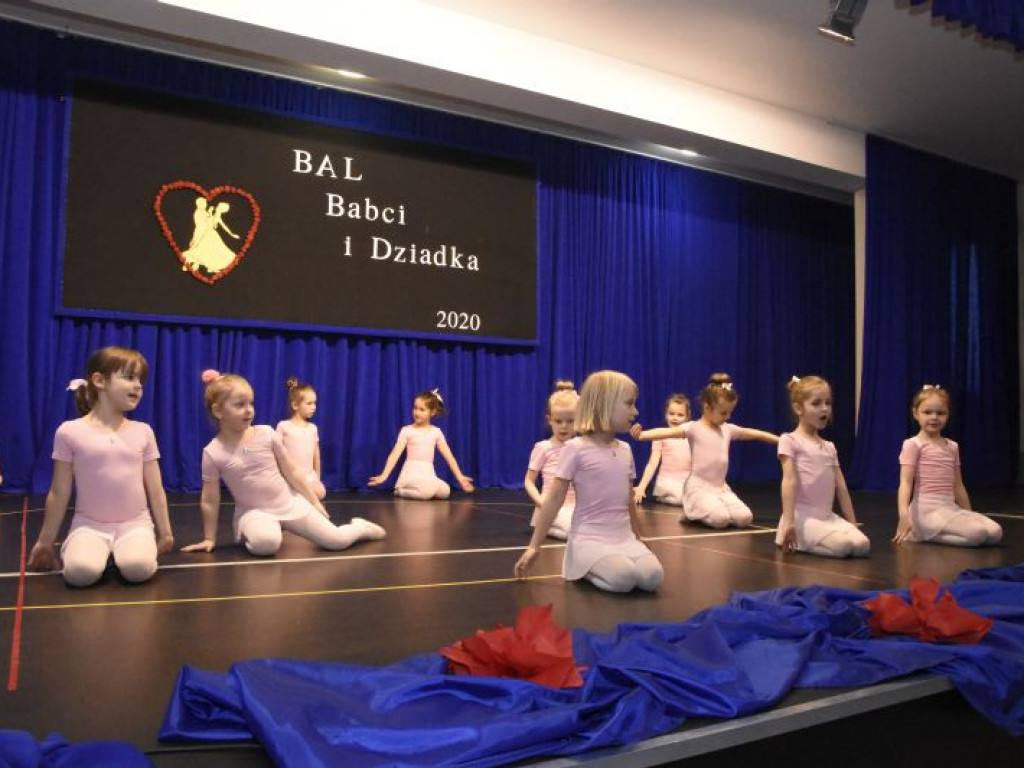 Bal Babci i Dziadka w GOK-u w Kąkolewnicy