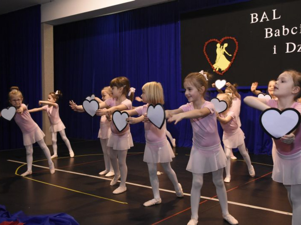 Bal Babci i Dziadka w GOK-u w Kąkolewnicy