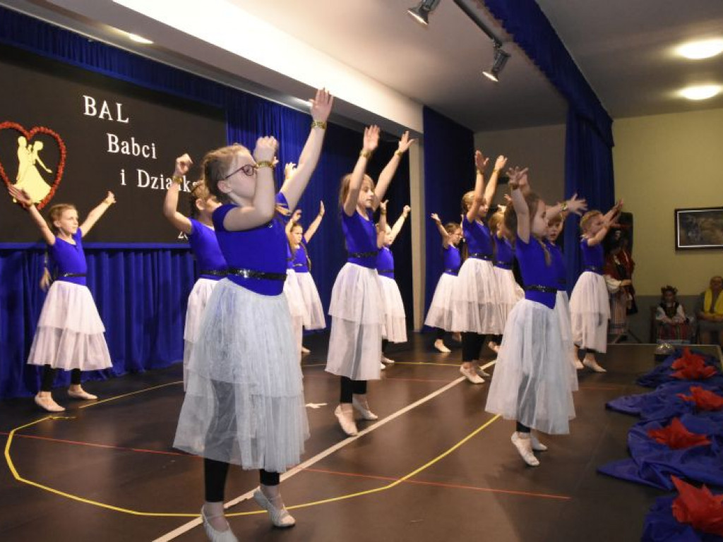 Bal Babci i Dziadka w GOK-u w Kąkolewnicy