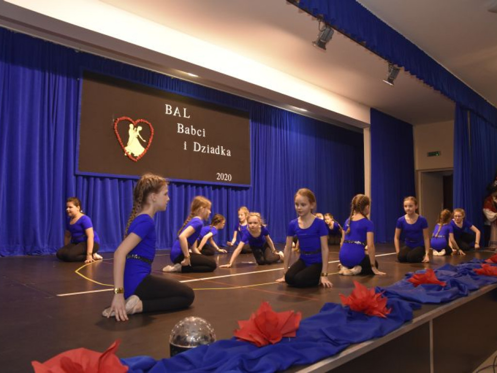 Bal Babci i Dziadka w GOK-u w Kąkolewnicy