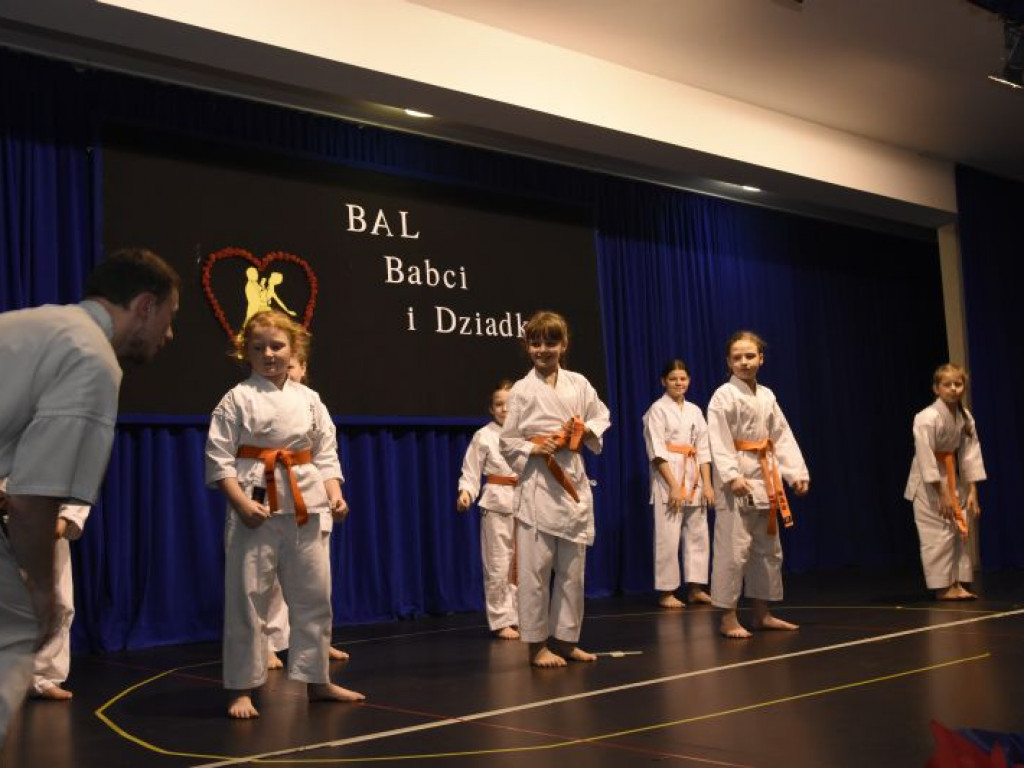 Bal Babci i Dziadka w GOK-u w Kąkolewnicy