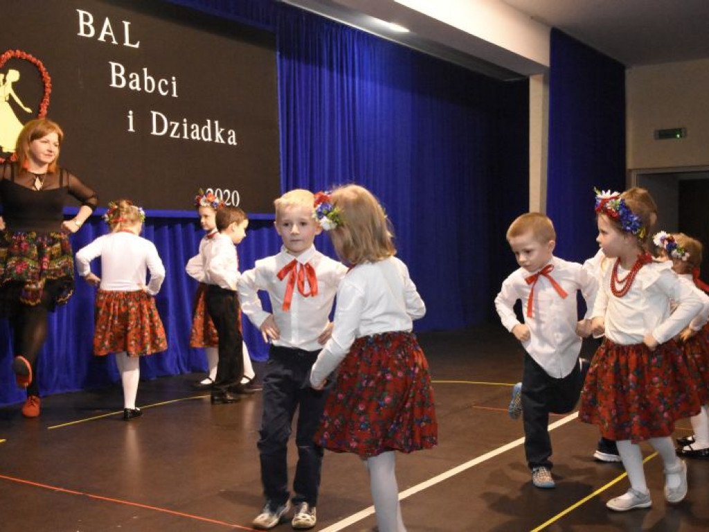 Bal Babci i Dziadka w GOK-u w Kąkolewnicy