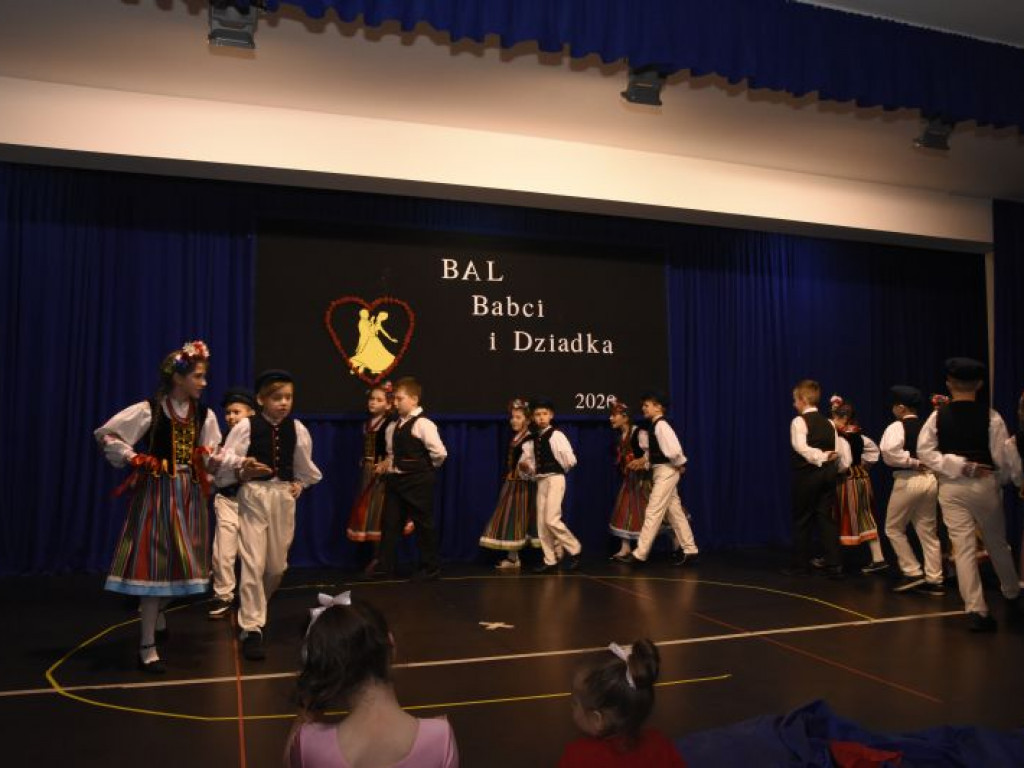 Bal Babci i Dziadka w GOK-u w Kąkolewnicy