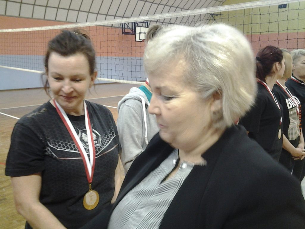 Turniej Piłki Siatkowej Kobiet o Puchar Dyrektora Szkoły Podstawowej w Komarówce P.