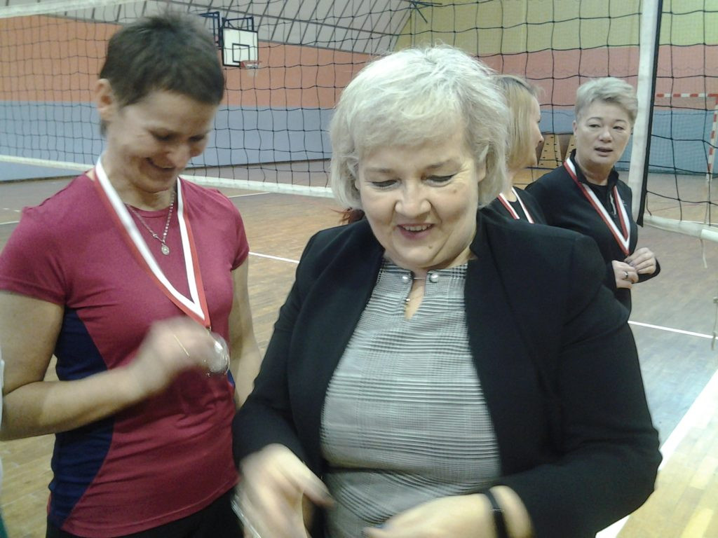 Turniej Piłki Siatkowej Kobiet o Puchar Dyrektora Szkoły Podstawowej w Komarówce P.