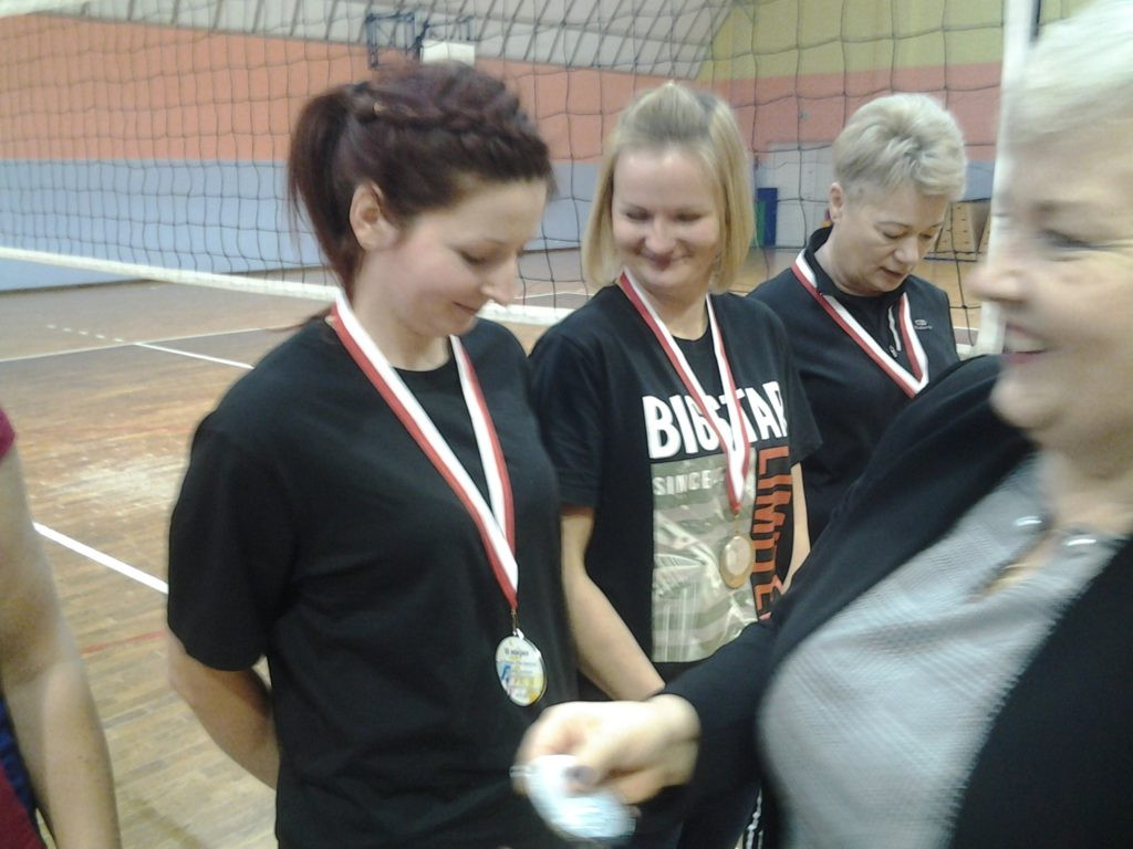 Turniej Piłki Siatkowej Kobiet o Puchar Dyrektora Szkoły Podstawowej w Komarówce P.