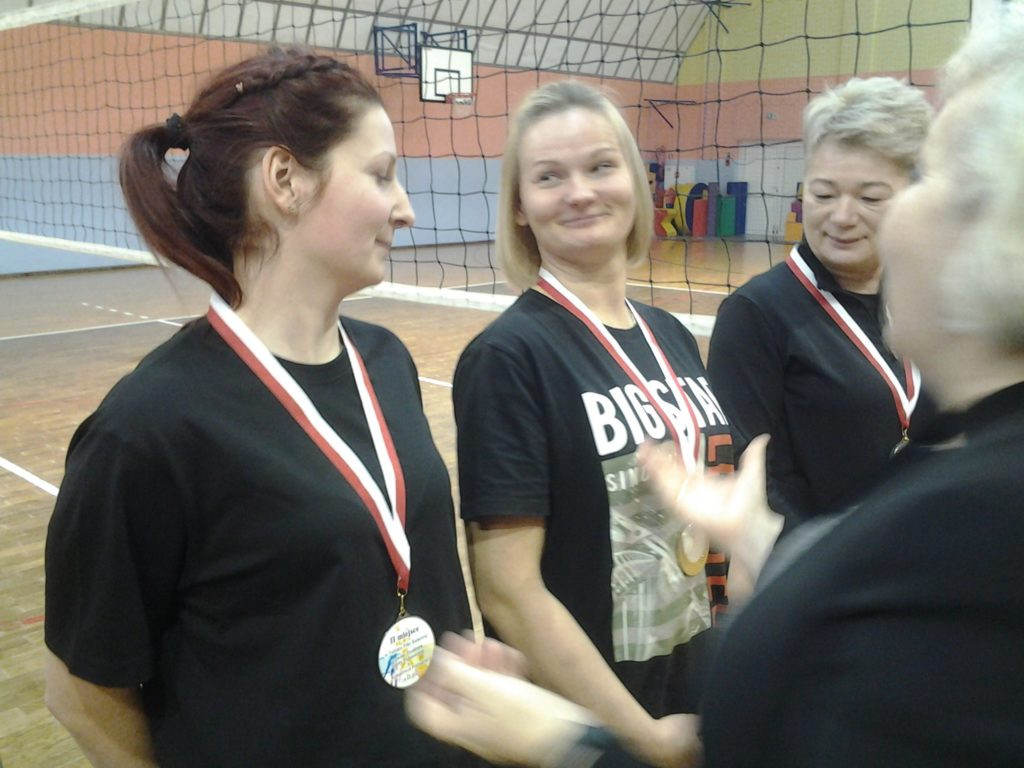 Turniej Piłki Siatkowej Kobiet o Puchar Dyrektora Szkoły Podstawowej w Komarówce P.