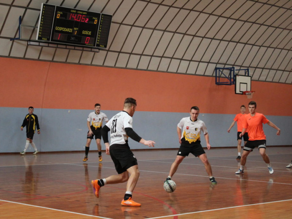 Halowy Turniej Piłki Nożnej o Puchar Wójta Gminy Komarówka Podlaska