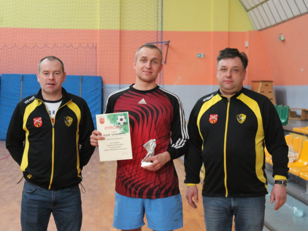 Halowy Turniej Piłki Nożnej o Puchar Wójta Gminy Komarówka Podlaska