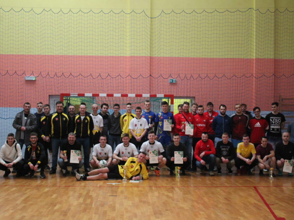 Halowy Turniej Piłki Nożnej o Puchar Wójta Gminy Komarówka Podlaska