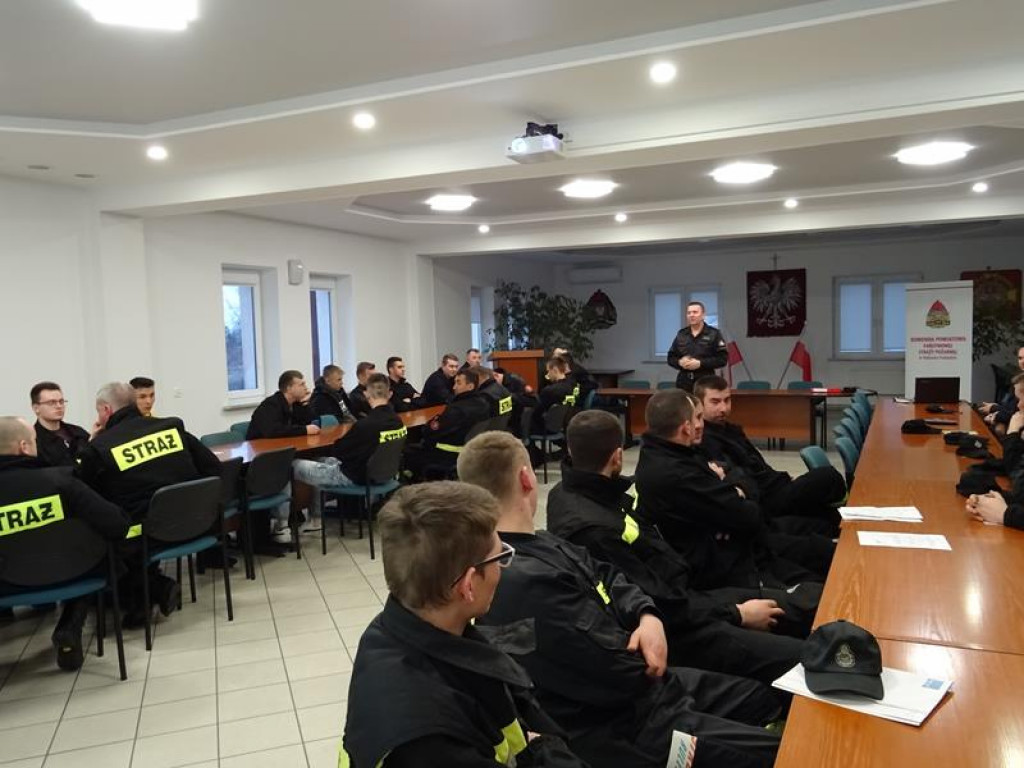 Szkolenie strażaków-ochotników w PSP