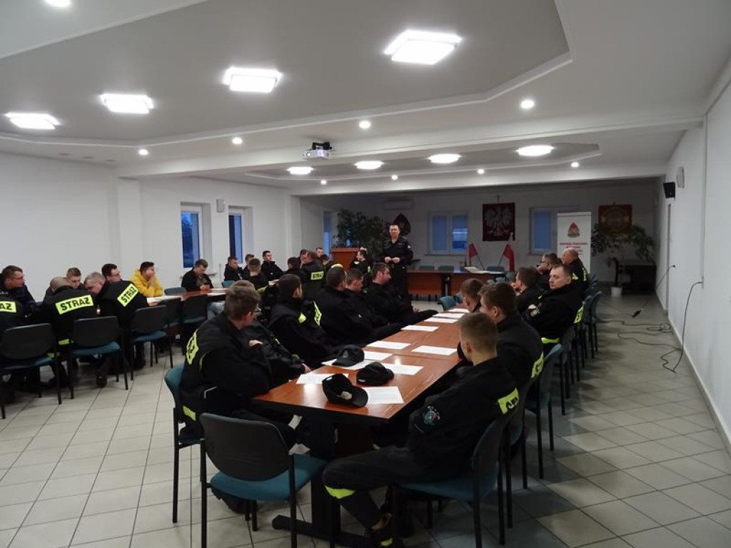 Szkolenie strażaków-ochotników w PSP