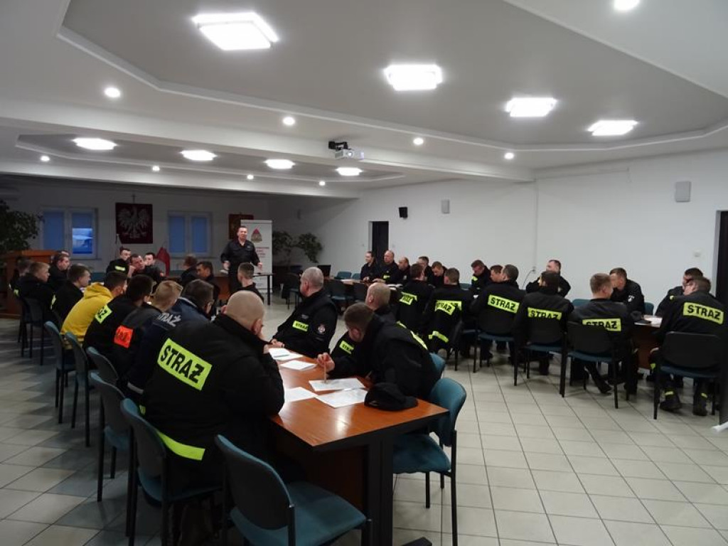 Szkolenie strażaków-ochotników w PSP