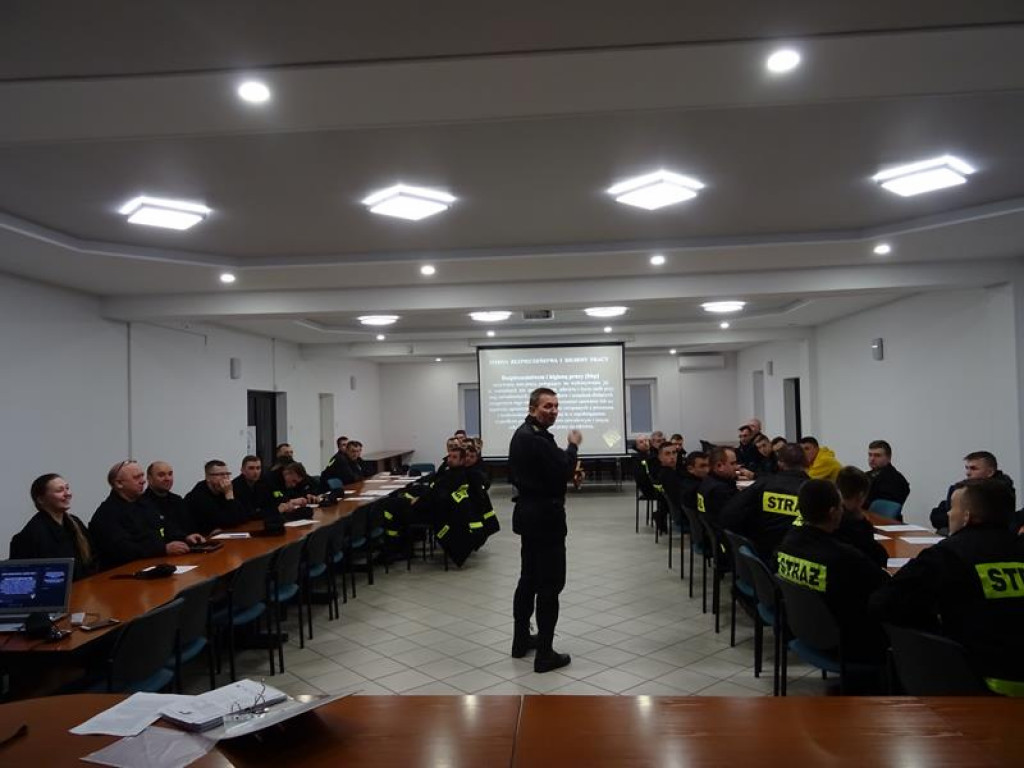 Szkolenie strażaków-ochotników w PSP