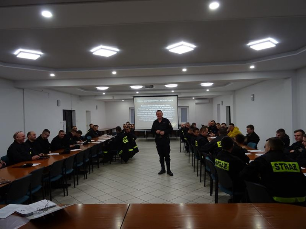 Szkolenie strażaków-ochotników w PSP