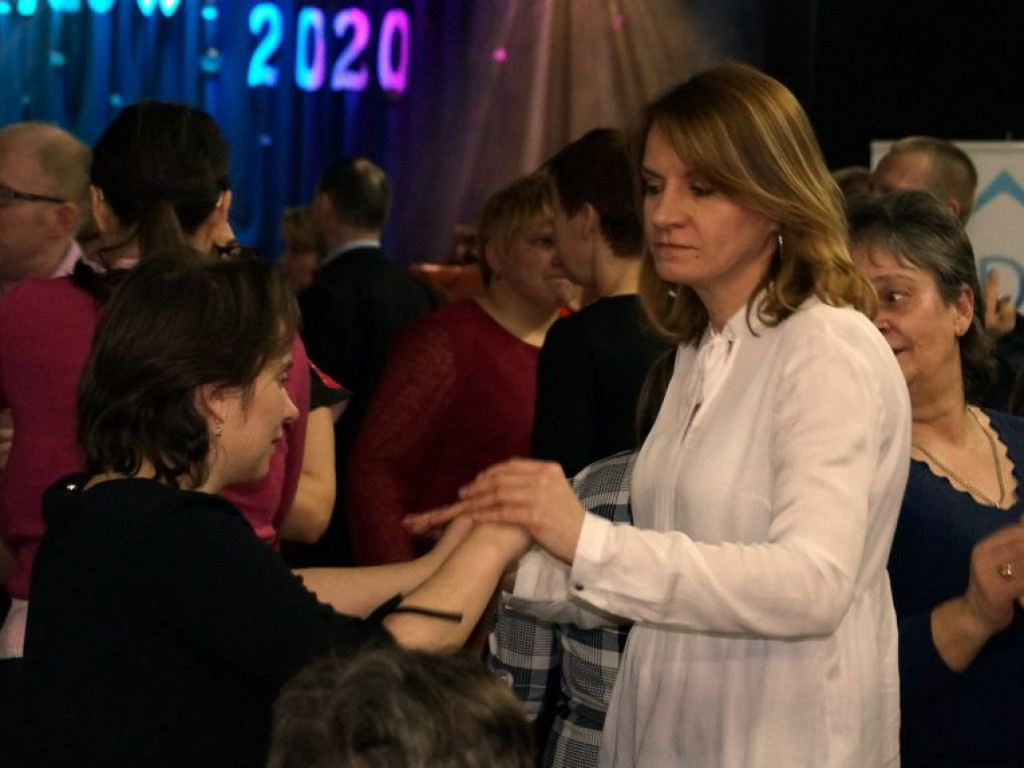 Podopieczni DŚDS i ich opiekunowie na balu w Białej Podlaskiej