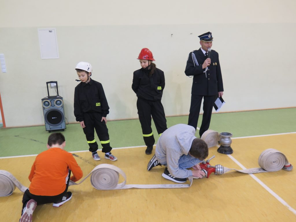 Spotkanie w SP w Domaszewnicy ze strażakami