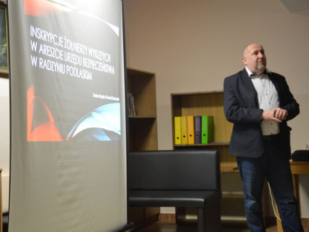 Prezentacja inskrypcji żołnierzy wyklętych z aresztu UB