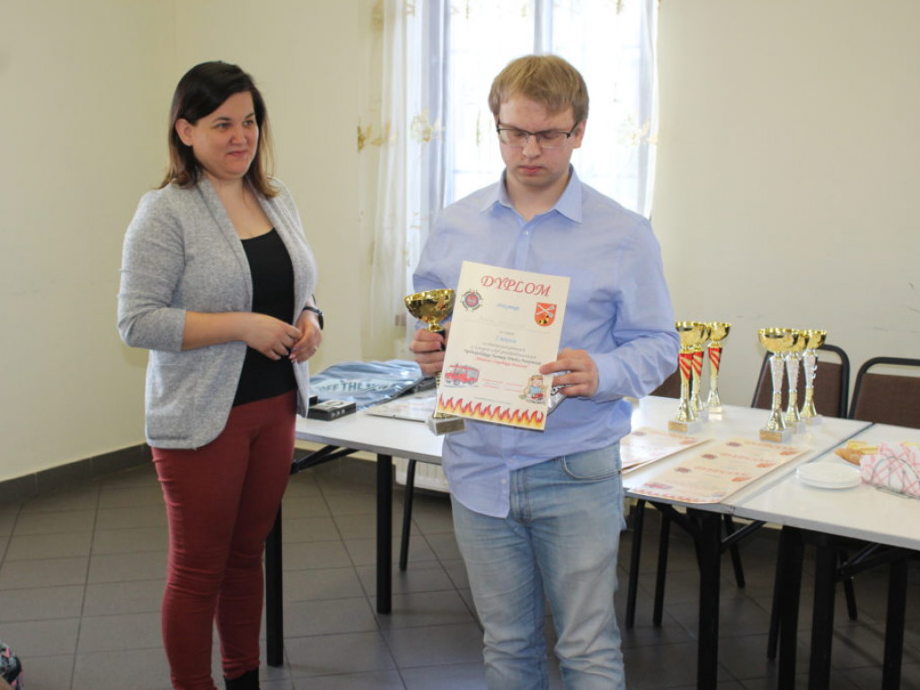 Eliminacje turnieju wiedzy pożarniczej w Komarówce P.