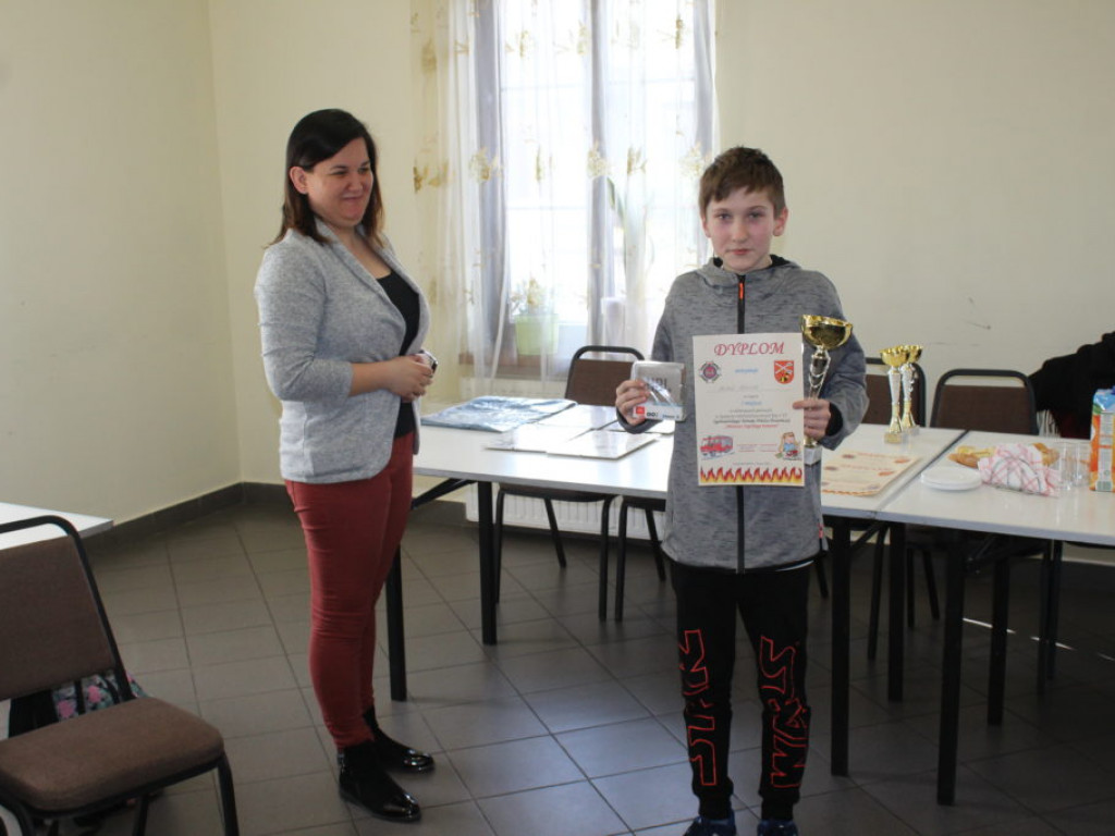 Eliminacje turnieju wiedzy pożarniczej w Komarówce P.
