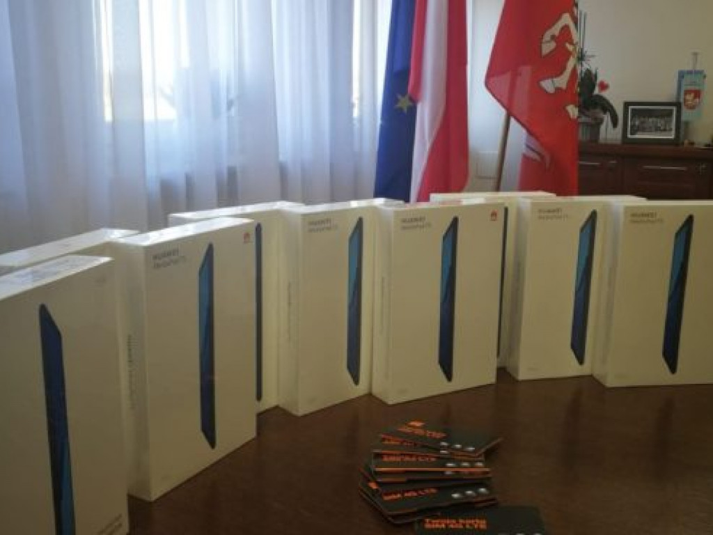 Laptopy i tablety dla uczniów z gminy Ulan-Majorat