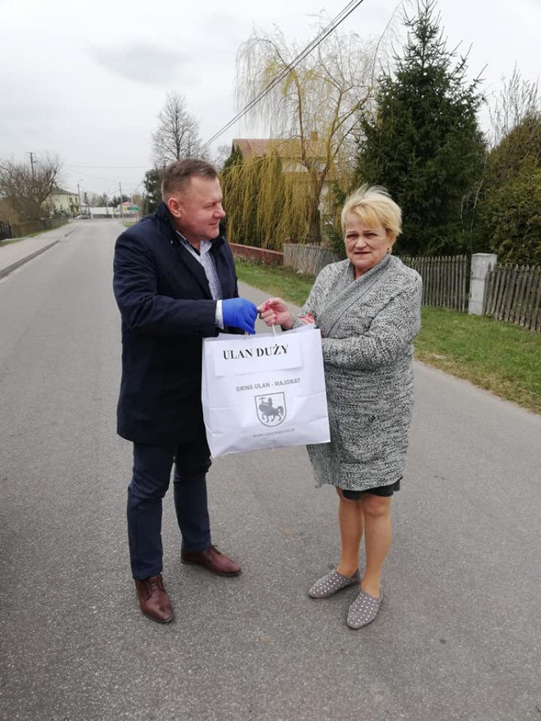 Dostarczanie uszytych maseczek w gminie Ulan-Majorat