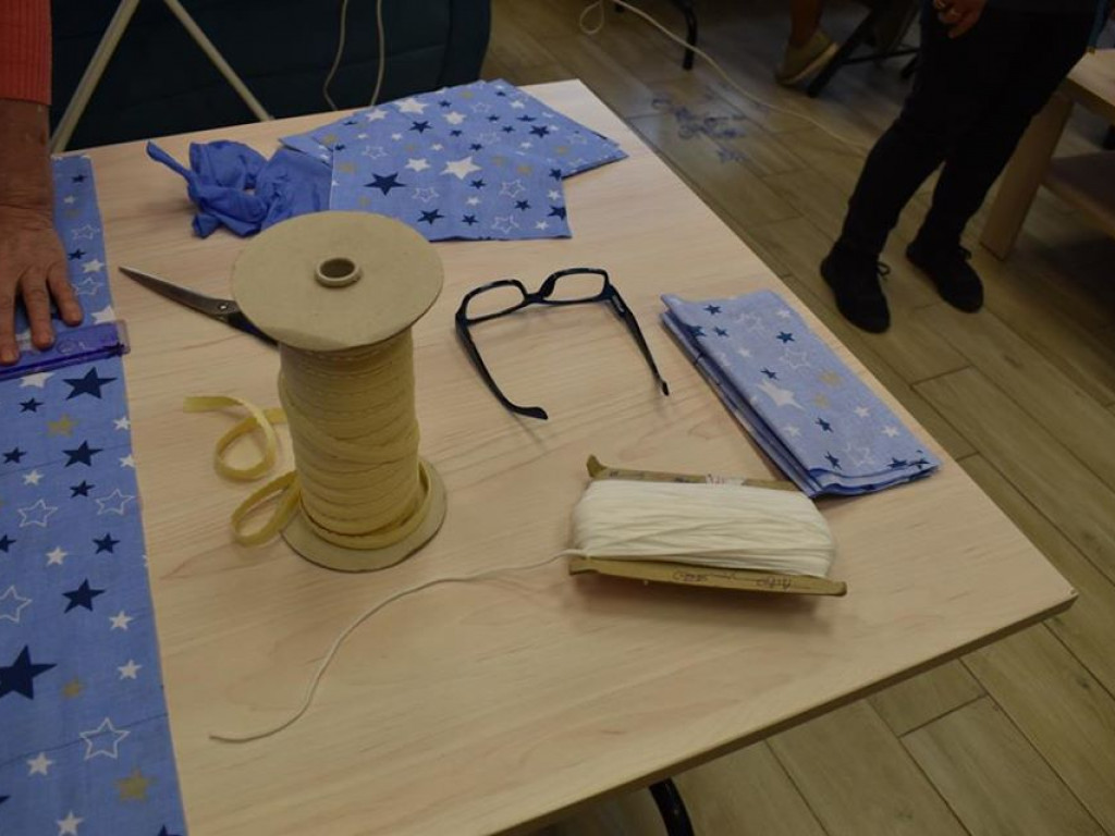 Szycie i rozdawanie maseczek w gminie Wohyń