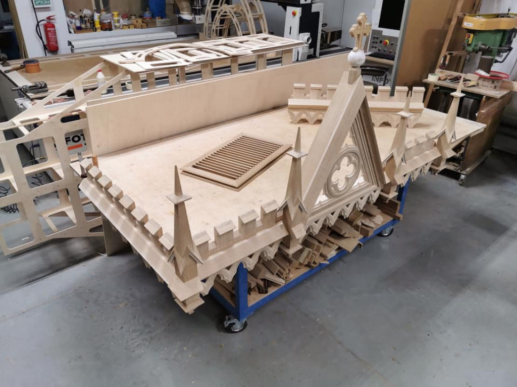 Nowy konfesjonał w kościele w Komarówce