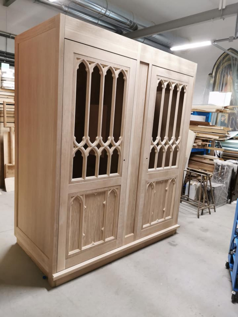 Nowy konfesjonał w kościele w Komarówce