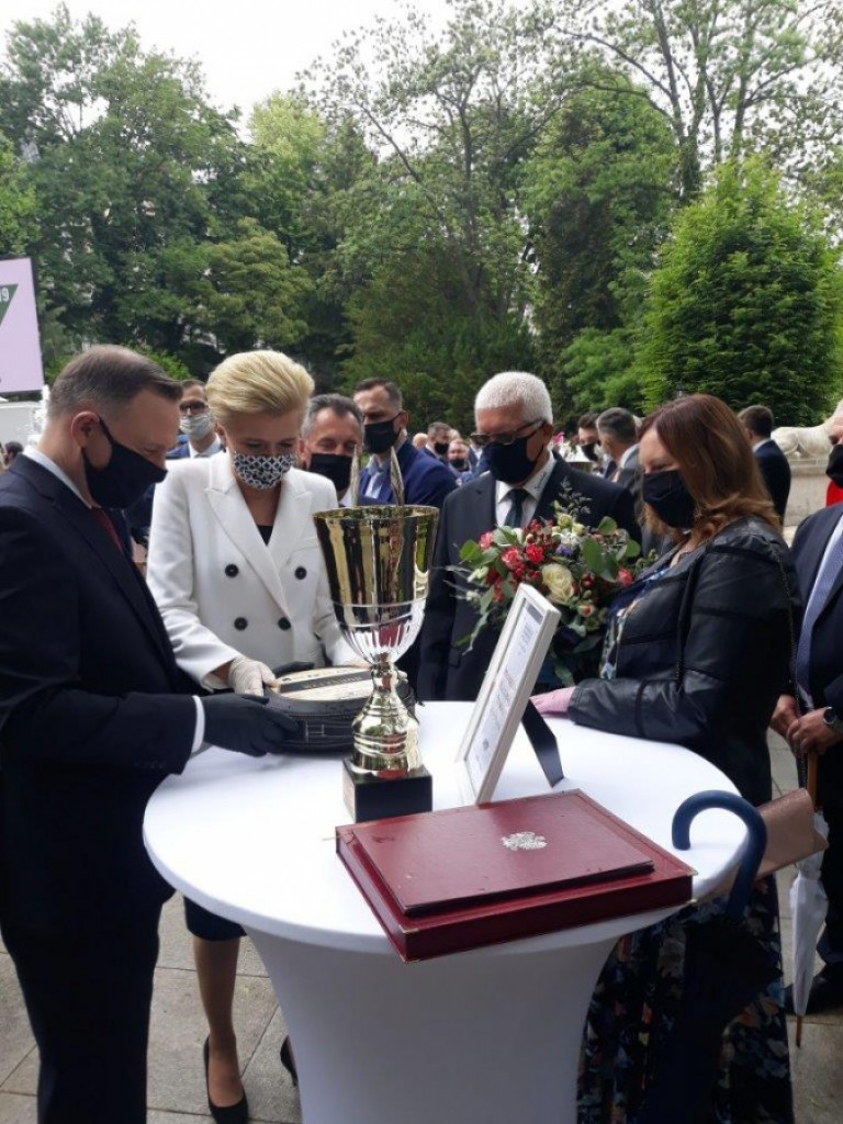 Spomlek mistrzem AgroLigi. Nagrodę wręczył prezydent