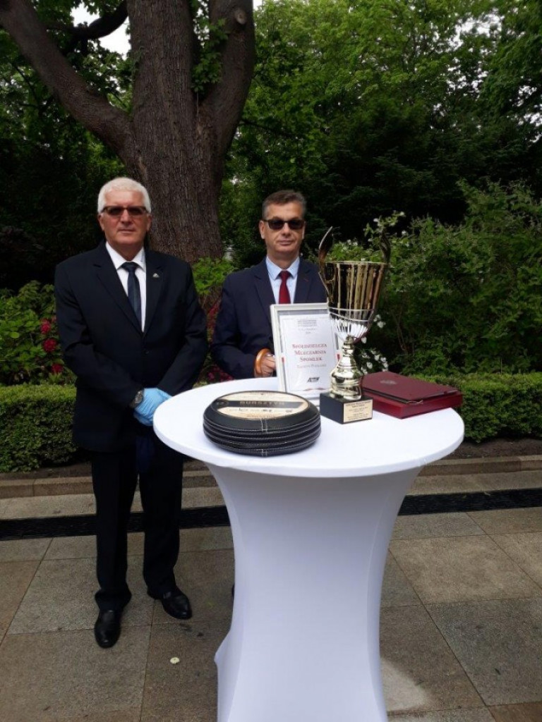 Spomlek mistrzem AgroLigi. Nagrodę wręczył prezydent