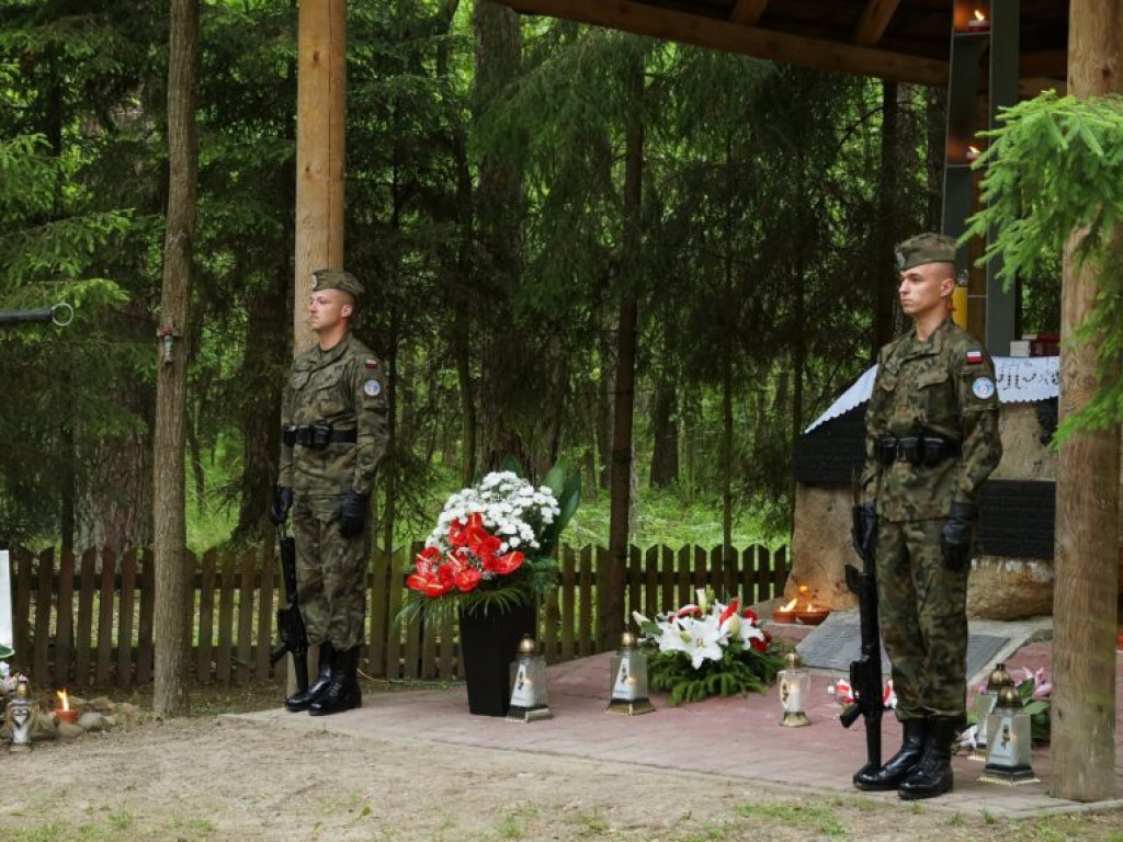 Uroczystość patriotyczna na uroczysku Baran