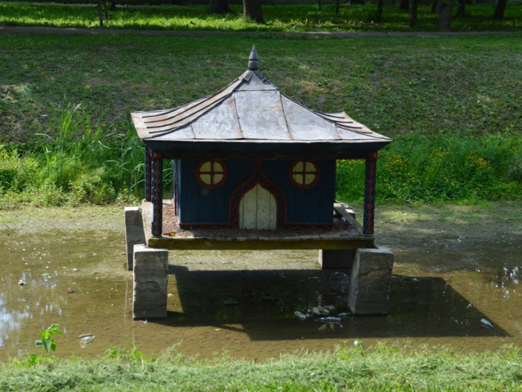 Stawy obecnie i przed rokiem