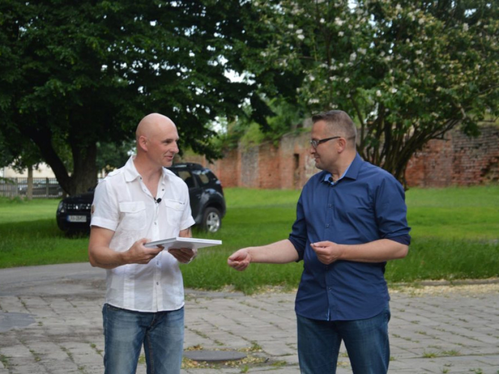 Wystawa obrazów Jarosława Pawełczaka