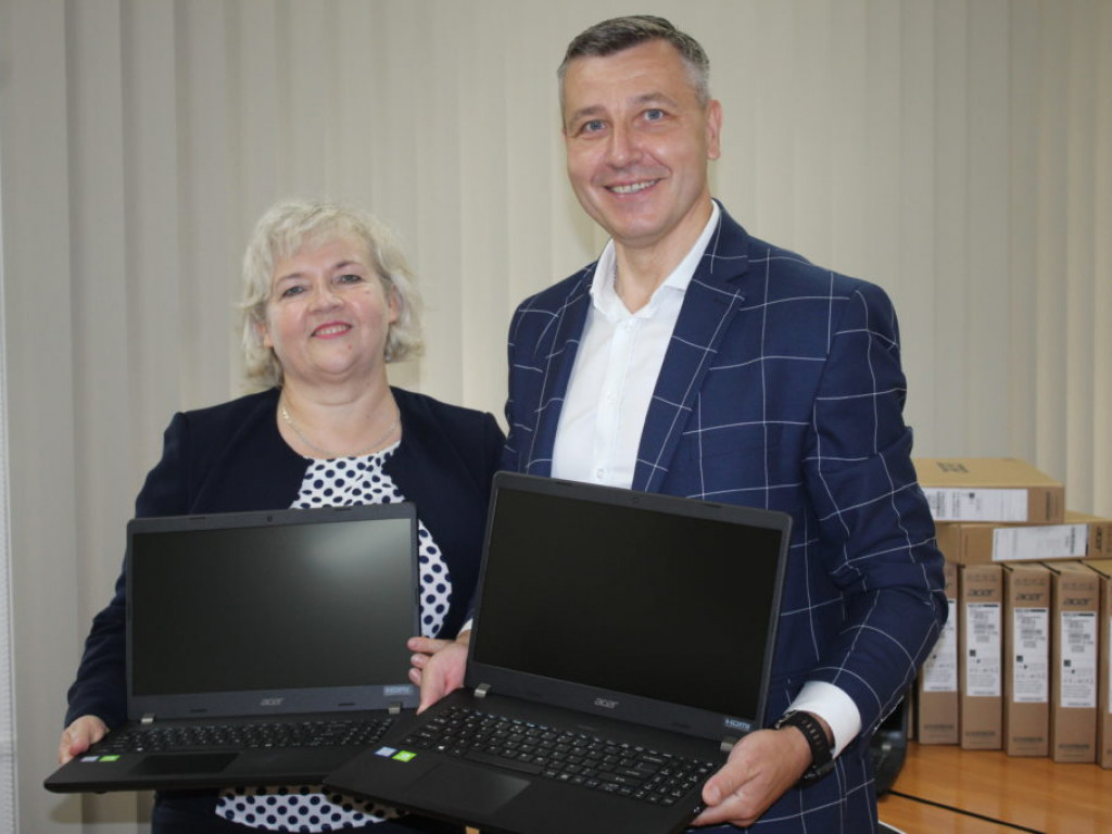 Laptopy dla uczniów w gminie Komarówka Podlaska