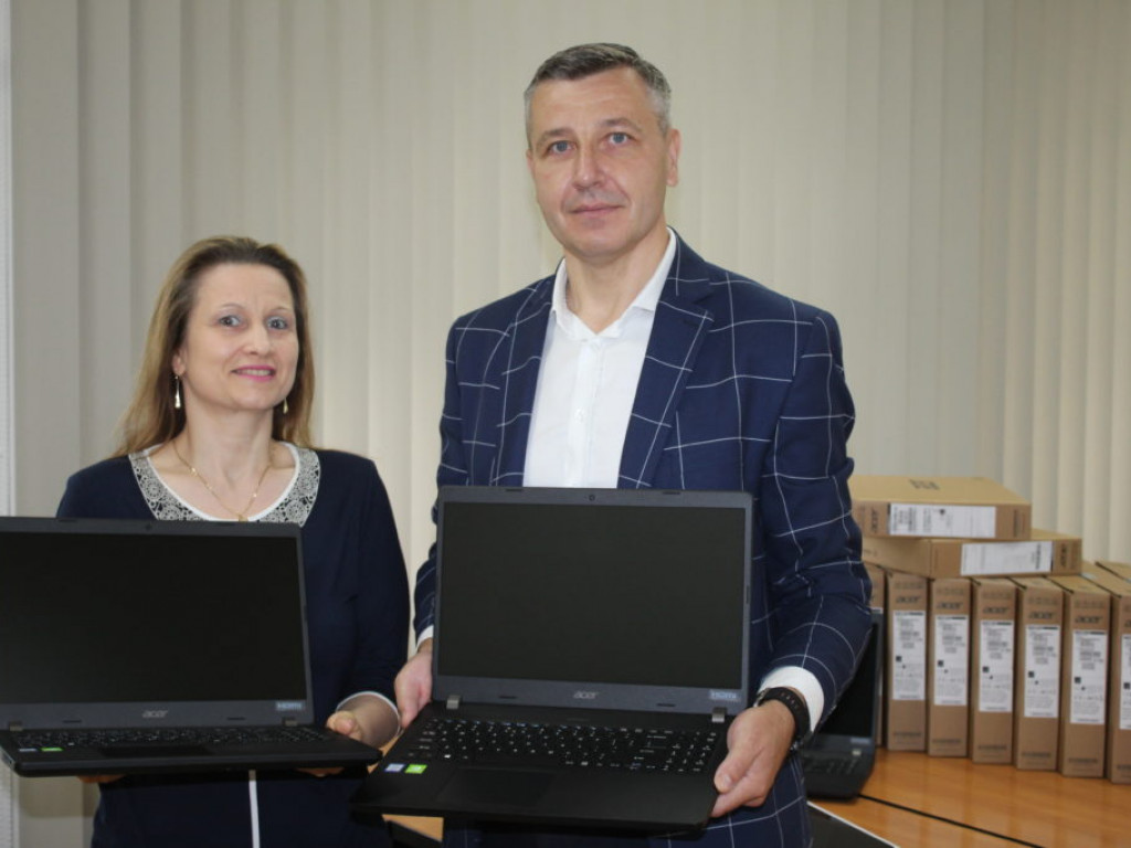 Laptopy dla uczniów w gminie Komarówka Podlaska